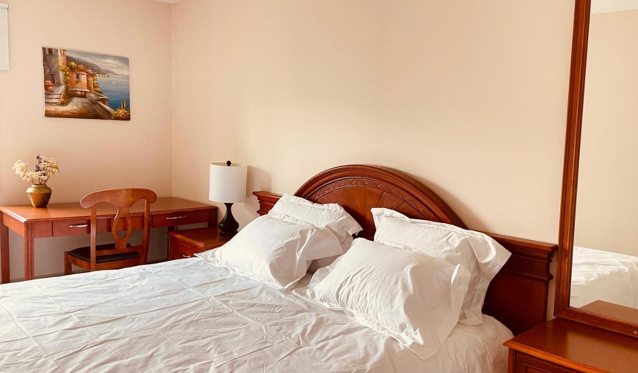 Unit #302 Mountain View 2 Beds In Dt Apartment Канмор Екстериор снимка
